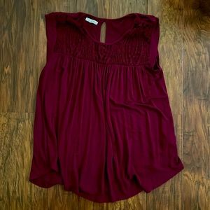 Sleeveless tunic style shirt